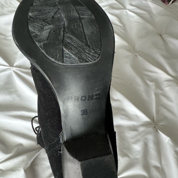 Brand new BRONX leather suede boots - Picture 2 of 4